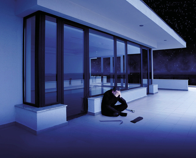 Widerstand ist nicht zwecklos: Gerade durch die intensiven Bemühungen von ­Zulieferer und Fensterbauer konnten die Einbruchzahlen immer weiter reduziert werden. Die Langfinger verzweifeln…