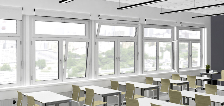Alle 20 min eine fünfminütige Stoßlüftung in Klassenzimmern: Diese Anforderung des deutschen Umweltbundesamtes (UBA) können Schulen nur mit funktionstüchtigen Fenstersystemen erfüllen. Die Realität ist aber nach Meinung von Roto gegenwärtig oft erschreckend.