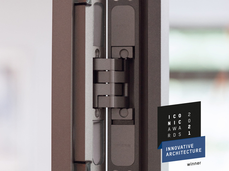 Für das verdeckt liegende Glastürband „Pivota DX Glass“ wurde Basys beim „Iconic Award 2021: Innovative Architecture“ ausgezeichnet.