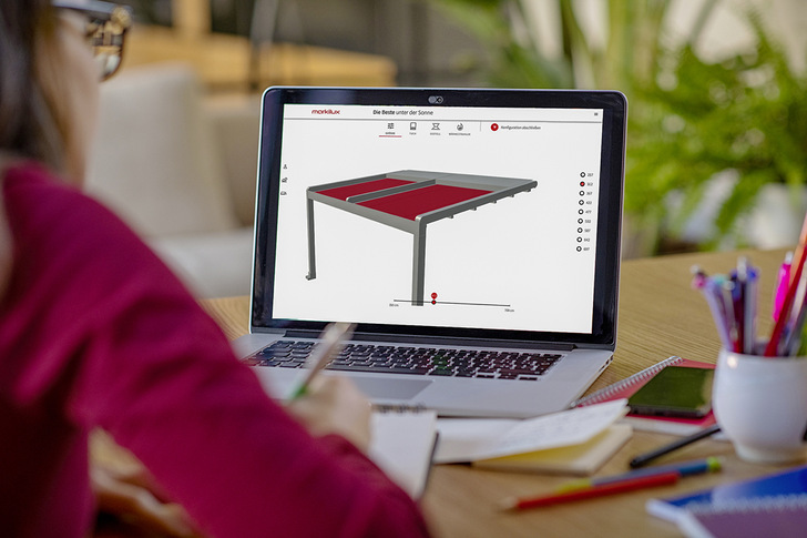 Sich online zu informieren und offline zu kaufen, ist die Devise von Markisen­experte markilux. So helfen nützliche Onlinetools dabei, als Endkunde eine Markise nach Wunsch zu konfigurieren und über einen Fachhändler betreut zu werden. - © Foto: Markilux

