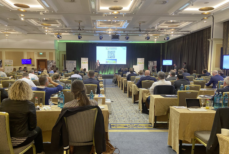 Volles Haus und gute Stimmung herrschten beim Glaskongress 2021 in Berlin.