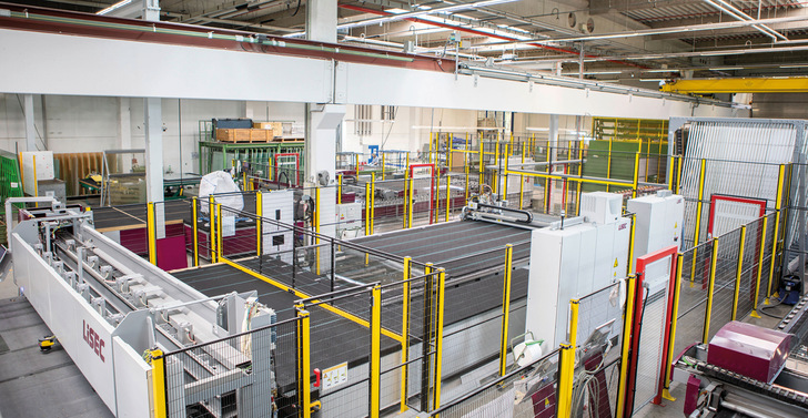 Di﻿e VSL-A ist eine automatische VSG-Zuschnitt-Anlage, mit der bis zu 30 % höhere Zuschnittleistungen möglich sind.