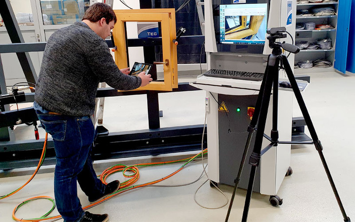 Funktionsprüfung der Hardware und Software durch die ift-MessTec, um eine sichere und stabile Funktion bei der Prüfung vor Ort zu gewährleisten.