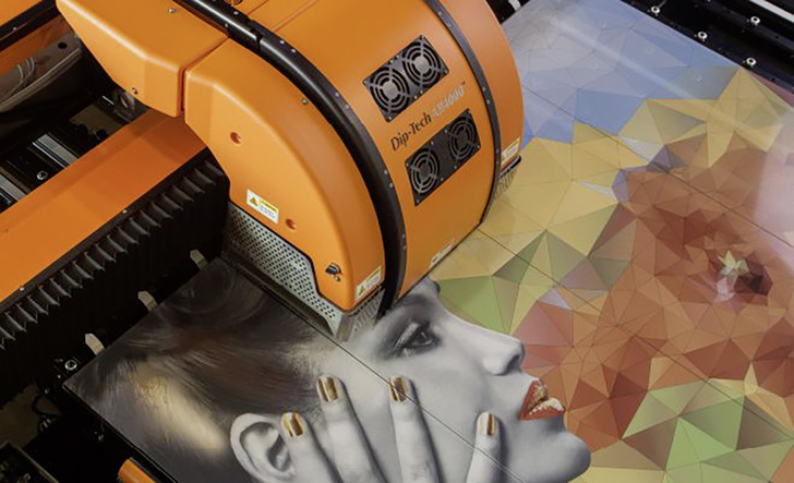 Die Glasdruck-Linien von Dip-Tech für Architektur- und Designgläser lassen sich ab sofort mit entsprechend angepassten Glaswaschmaschinen von Triulzi ausstatten