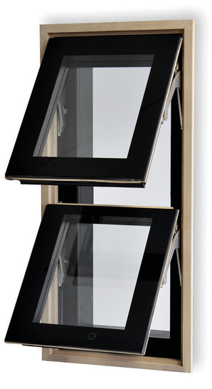 Das EAL Lamellenfenster mit Structural Glazing Optik präsentiert sich nachhaltig und überzeugt bei der Klebung Glas mit Holz - © Foto: EuroLam
