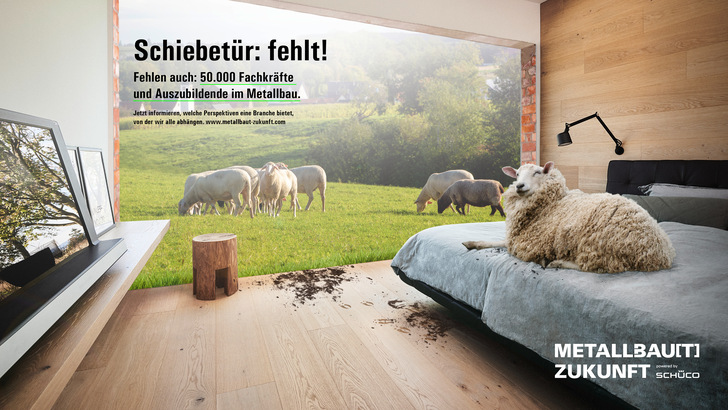 So plakativ macht Schüco auf den Fach- und Nachwuchskräftemangel einer ganzen Branche aufmerksam. Je mehr Metallbaupartner bei dieser Kampagne mitmachen, desto größer ist die Sichtbarkeit in der Öffentlichkeit.
