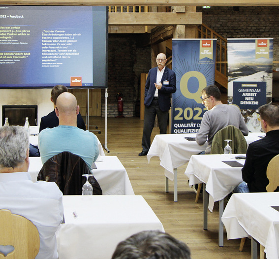 Weiterqualifizierung und Austausch: Weinor-­Vertriebsleiter 
Joachim Burg auf dem ­Weinor-Top-Team-Treff.