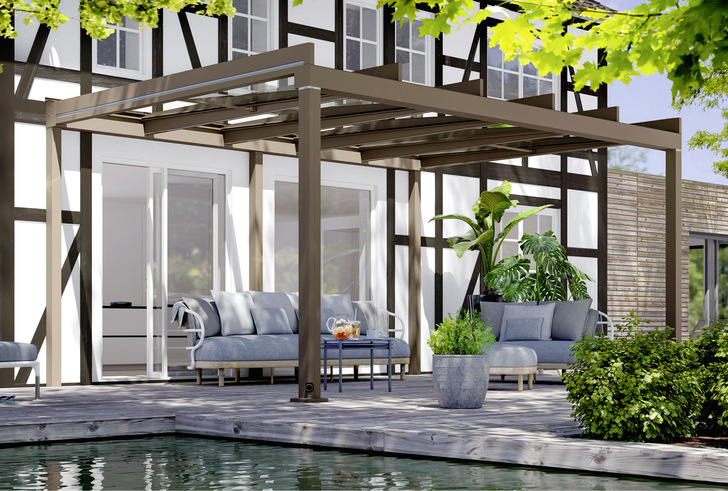 Perfekt bei schwierigen Fassaden: Der Tragende Wandanschluss eignet sich für Terrassendächer und Pergola-Markisen des Kölner Herstellers, aber auch für individuelle Projekte.