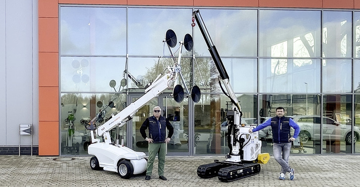 Stolz ﻿auf die neue TGT Werk- und Ausstellungshalle: Heinz und Magnus Teupen 