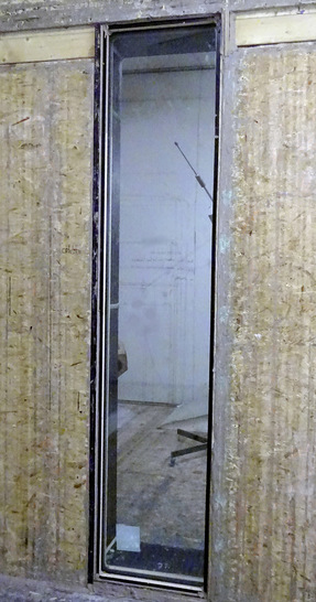 Schmale Scheibe im Prüfstand für Luftschalldämmung