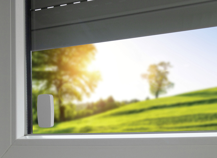 Der neue DuoFern Sonnensensor leistet mit noch mehr Funktionen ­sowohl Sonnen- als auch Einbruchschutz.