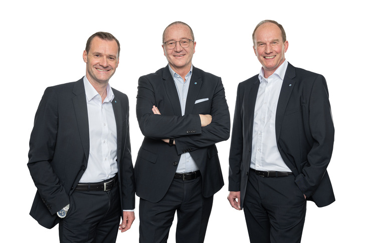 Klaus Bichler (links) komplettiert die MACO-Geschäftsführung. In der Mitte Guido Felix, rechts Michael Weigand. - © Preschl / MACO
