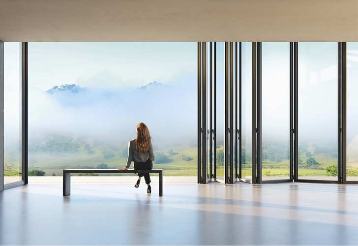 Mit der neuen Megaline von Solarlux lassen sich Glas-Faltwände mit außergewöhnlich hohen und breiten Glaselementen realisieren.