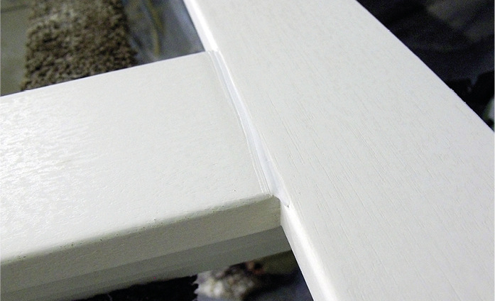 Der Induline AF-920 von Remmers ist für das ­Verschließen von Gehrungsfugen geeignet.