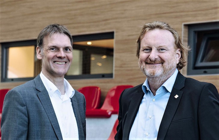 Thomas Braschel (r.) und Martin Willuweit beim Meeting in der Solarlux-Zentrale in Melle.