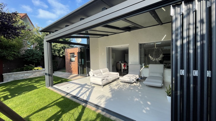 Aluminium Hebe-Schiebe-Tür bieten vielfältige Möglichkeiten, zum Beispiel als dreispurige Variante