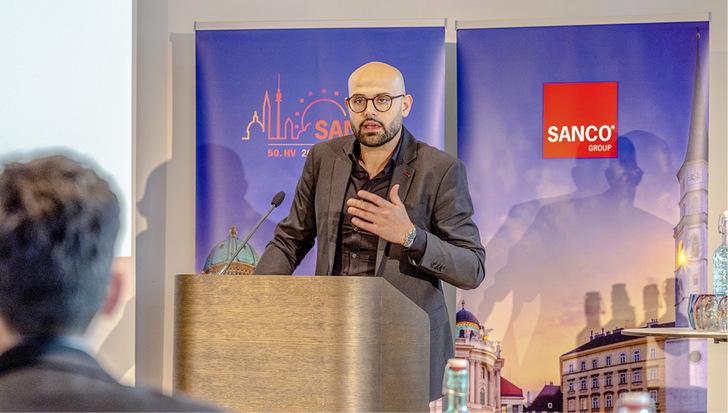 Antonio Gioello, Leiter der Sanco Beratung, zog eine positive Bilanz der letzten Monate und betonte die starke Gemeinschaft der Gruppe.