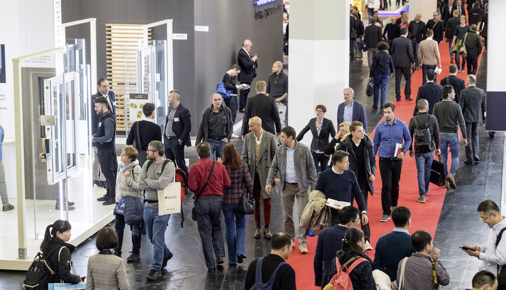 Die Hallen auf der Frontale-Ausgabe 2018 waren dicht gefüllt, sei es von den Ausstellern und auch von den Besuchern. - © Foto: NuernbergMesse / Thomas Geiger
