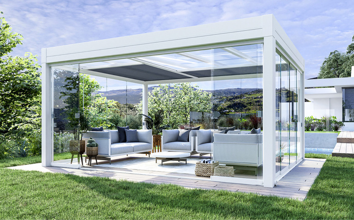 Der neue Wintergarten KE Sunlight erlaubt dem Benutzer einen 360 Grad Blick und lässt sich zudem mit diversen Verschluss- und Beschattungselementen kombinieren.