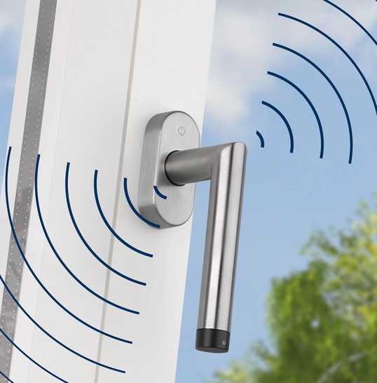 Der eFenstergriff ConnectSense von Hoppe bietet umfangreiche Funktionen für die Überwachung der Fensterzustände im Smart Home