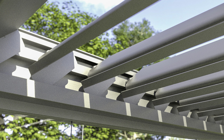 Geschlossen trägt das Lamellendach bis zu 350 kg Schneelast pro Quadratmeter.