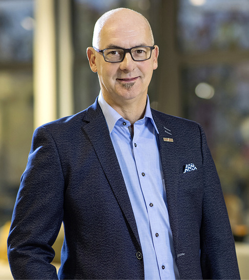 „markilux produziert Markisen, die viele Jahre halten. Rohstoffe werden somit maßvoll genutzt. Das Unternehmen setzt in der Produktion zudem auf recyceltes Aluminium, das ernergieschonender hergestellt wird als Primäraluminium“, so Michael Gerling.