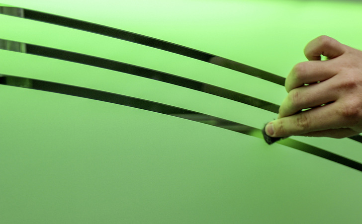 Der Quality Scanner 3D erlaubt die Prüfung von klaren und mattierten Flächen bei teilflächigen Sandstrahl-Gläsern