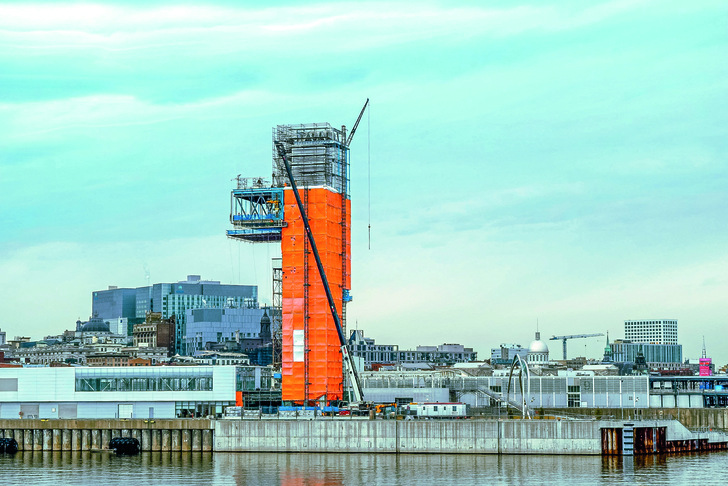 Heavydrive Glasmontage am Tour du Port de Montreal Québec (Kanada)