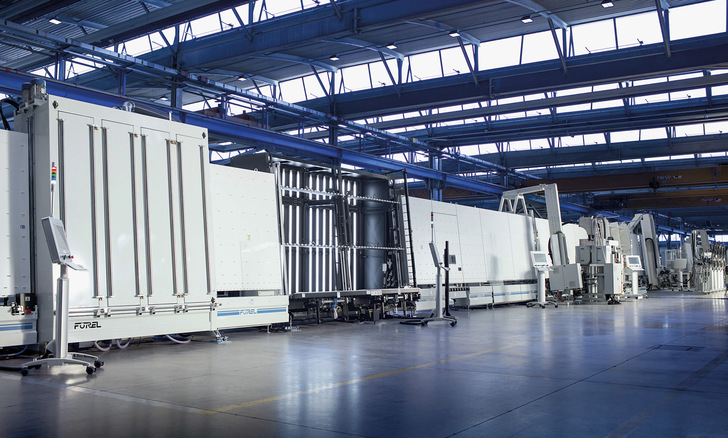 Diese vertikale Isolierglas-Linie  für thermoplastische Spacer wird am Forel-Stand in Aktion zu sehen sein.