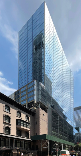 Der bei diesem Hochhaus für die ­Fassadengläser eingesetzte Super Spacer T-Spacer SG wurde für Structural Glazing und XXL-Scheiben entwickelt.