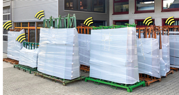 Der Standort eines jeden Gestells lässt sich über ein Standard-Smartphone ganz einfach abrufen, inklusive Status „leer“ oder „belegt“.