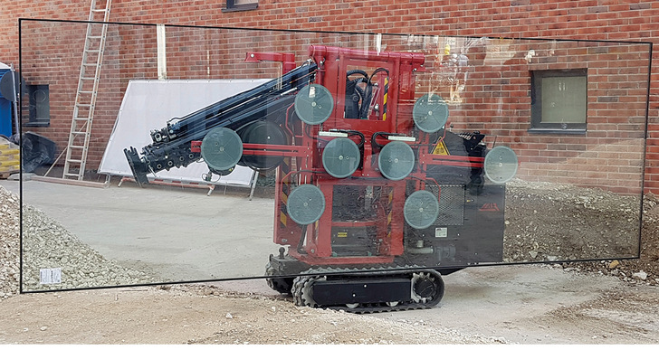 Starker Helfer: Hier der neue Glasboy 510 mit ­Seitenautomat im Einsatz.