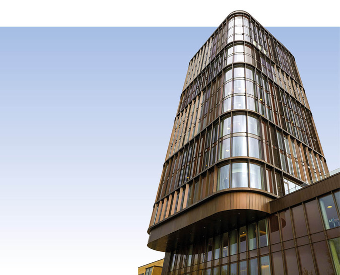 Die gebogenen Isoliergläser konnten dank ihrer flexiblen Beschichtungen in gleicher Optik ausgeführt werden, wie die restlichen Isolierglas-Einheiten. 