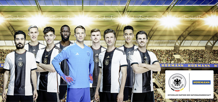 Mit der Vertragsunterzeichnung im September 2022 verlängert Hörmann seine langjährige Partnerschaft mit dem DFB und ist nun offizieller Partner der Fußball-Nationalmannschaft.