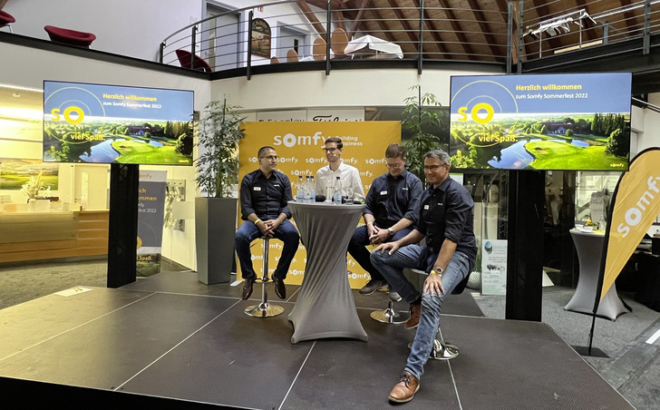 Machmut Randa, Tim Obalsky, Peter Kirn und Stefan Korte ließen die letzten 3 Jahre seit dem letzten Sommerfest Revue passieren, und zeigten die neuen Chancen für die Fachpartner auf.