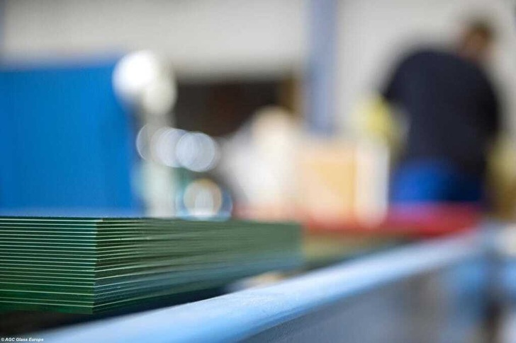 Zum Jahresende 2022 wird AGC Glass Europe ein neues Floatglas-Sortiment mit einem deutlich reduzierten CO 2 -Fußabdruck anbieten.