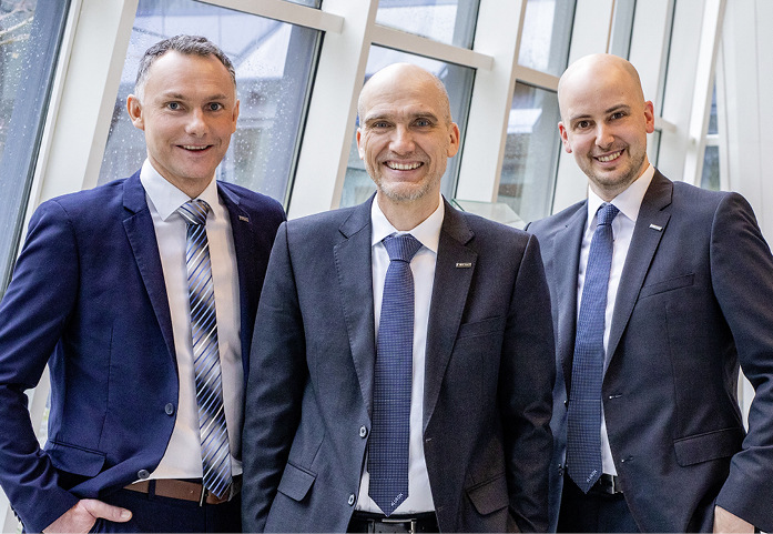 Mit der neuen Vertriebsleitung Alexander Schneider, Wolfram Quast und Sebastian Speck (v.l.n.r.) möchte man zukünftig noch stärker auf eine individuelle Beratung, Kundennähe und einen umfangreichen Service setzen.