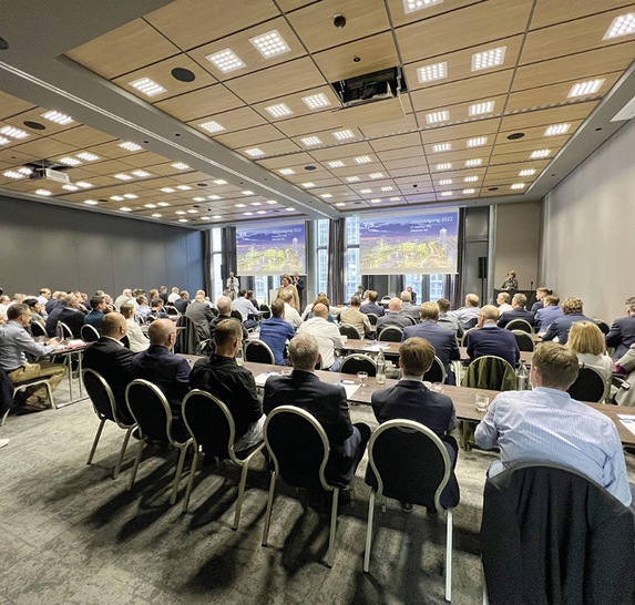 Volle Hütte in Leipzig mit über 100 Teilnehmern.