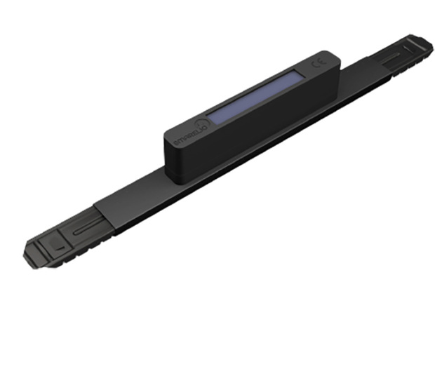 Das autarke und kabellose Smarelio-Alarmmodul ist im SZR der Isolierglas-Einheiten untergebracht. Bei Glasbruch, Erschütterung sowie Neigung am Fenster löst es umgehend Alarm aus. 