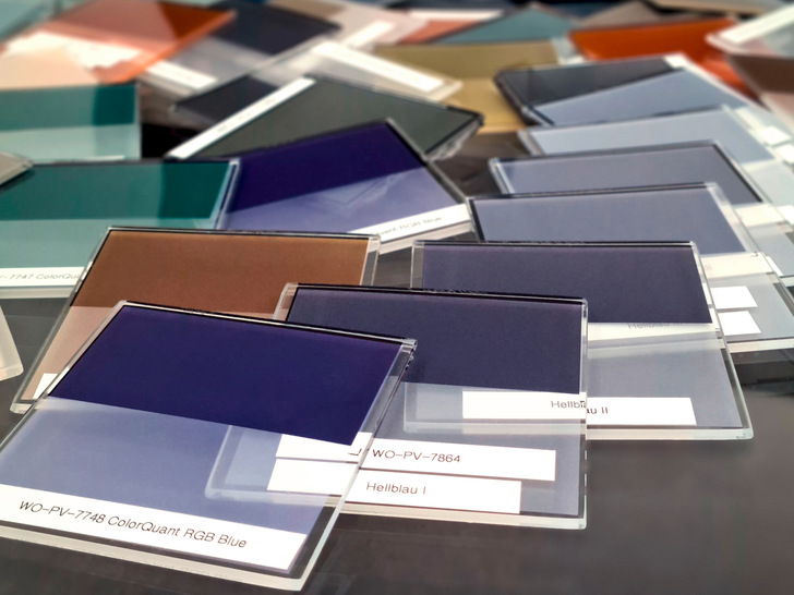 Über 100 PV Farben bietet der Farbenspezialist Ceramic Colors Wolbring aktuell an. - © Foto: Ceramic Colors Wolbring GmbH
