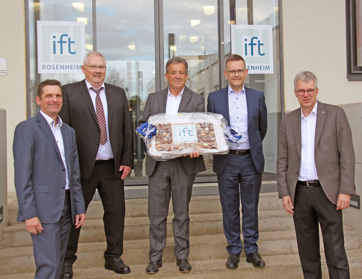 Verabschiedung von Luis Oberrauch (Finstral) vom Vorstand des Instituts für Fenstertechnik e.V. nach 20 Jahren