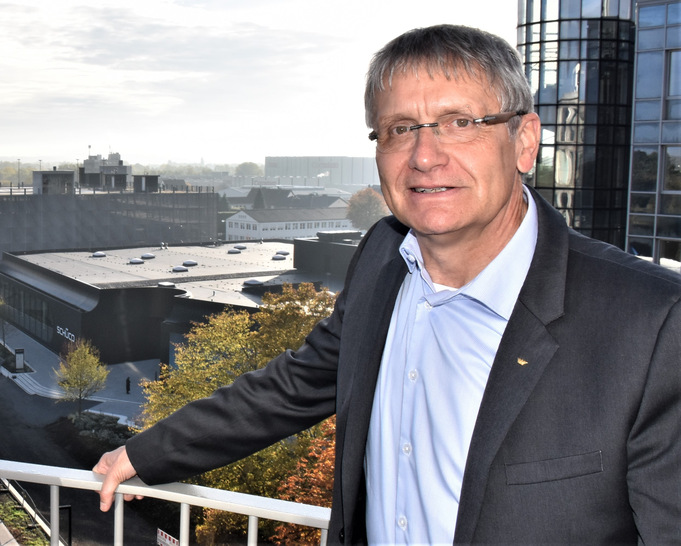 Thomas Lauritzen ist der designierte Vorstandsvorsitzende des A|U|F e.V. und löst ab 2023 den langjährigen Vorstand Walter Lonsinger ab. - © Daniel Mund / GLASWELT
