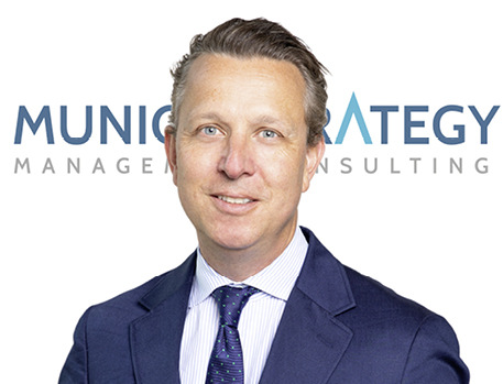 Dr. Constantin Greiner leitet den Geschäftsbereich „Bau“ der Munich Strategy und ist Spezialist für Strategie und M&A.