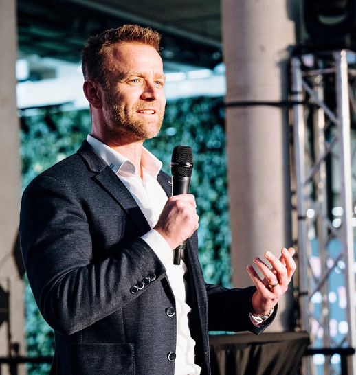 Geschäftsführer Stefan Holtgreife „live on Stage“ auf der Quality Partner Conference 2023.