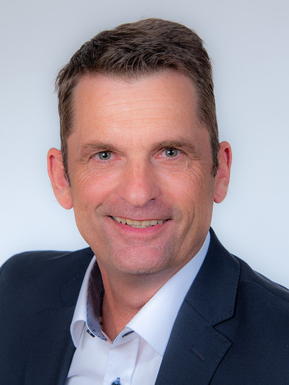 Dr. Stefan Lackner – Inhaber der Unternehmensberatung erentum consulting, Partner bei The Alternative Board und Dozent an der Hochschule der Bayerischen Wirtschaft (HDBW).