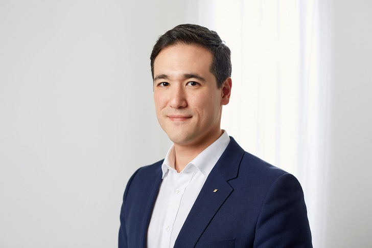 Dan Schmitz, geschäftsführender Gesellschafter der Schmitz-Werke in Emsdetten, scheidet aus gesundheitlichen Gründen aus dem Familienbetrieb aus. Zehn Jahre leitete er das Geschehen an der Spitze der Unternehmensgruppe.