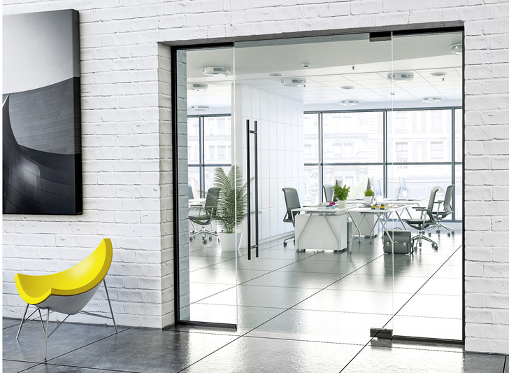 Der hydraulische Alva Eckbeschlag wurde von Bohle für die Glastüren von wenig bis mittelstark frequentierten Gebäuden ausgelegt