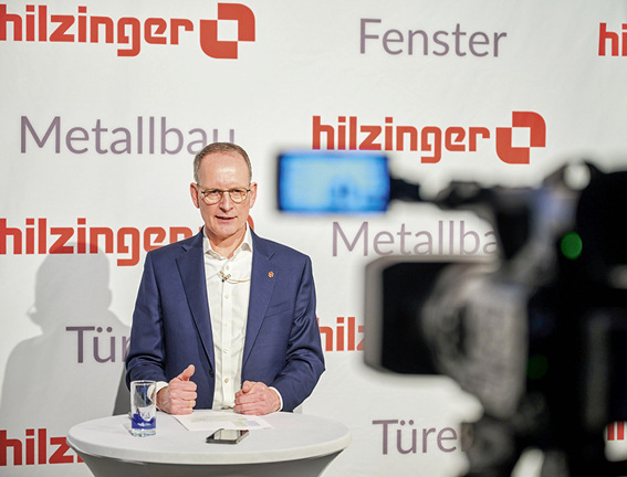 Geschäftsführer Vertrieb Jens Busse eröffnete mit seiner Begrüßung den hilzinger Partnertag 2023.