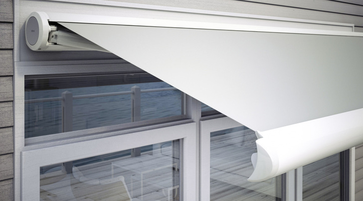 Mit ihrem innovativen und modernen Design, das die Persönlichkeit mit einem Spiel weicher und extrem ansprechender Formen zum Ausdruck bringt, hat die Markise Duck einen hohen Wiedererkennungswert.