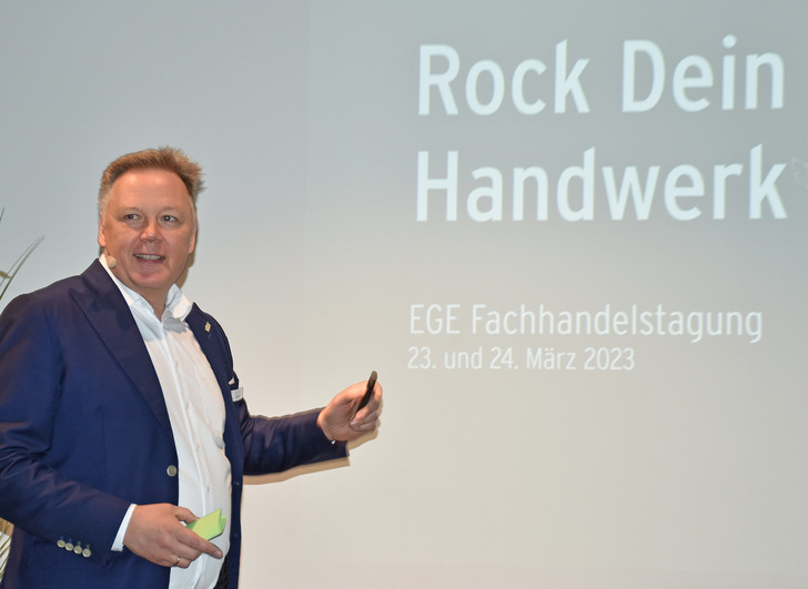 Geschäftsführer Dr. Markus Pauli gab einen Ausblick auf die Tagung und empfahl, sich jetzt noch stärker auf das Sanierungsgeschäft einzulassen.